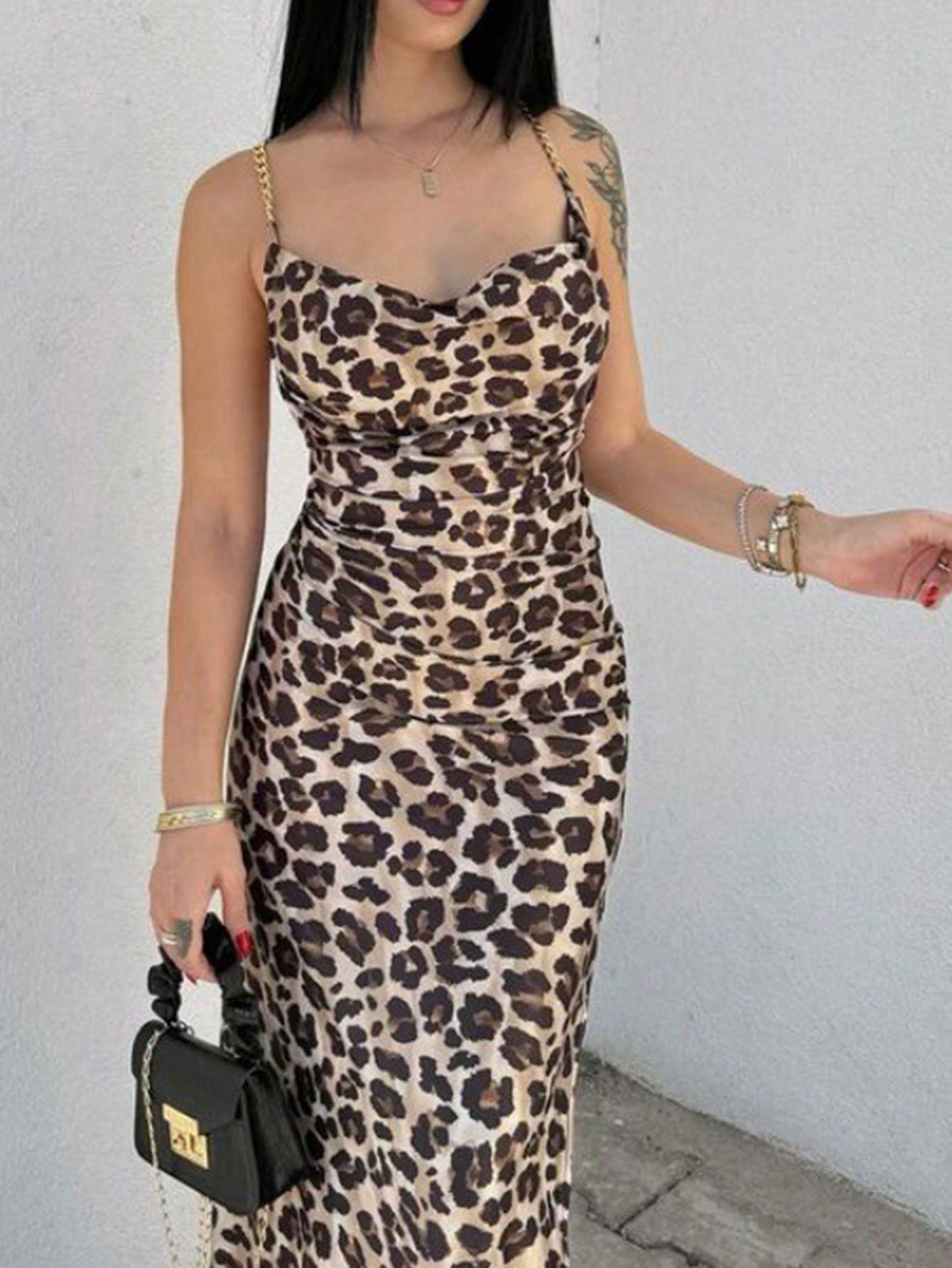 Backless Chain Decoration Floral Print Bodycon Mini Dress تايجر طويل سلاسل من الظهر
