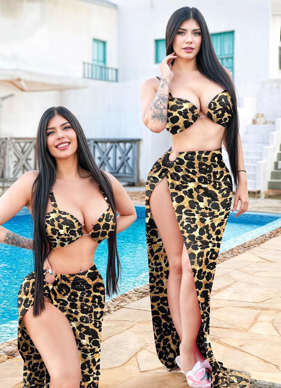 طقم توب مع حلقه اكسسوار مع سكيرت بفتحه من الجانب