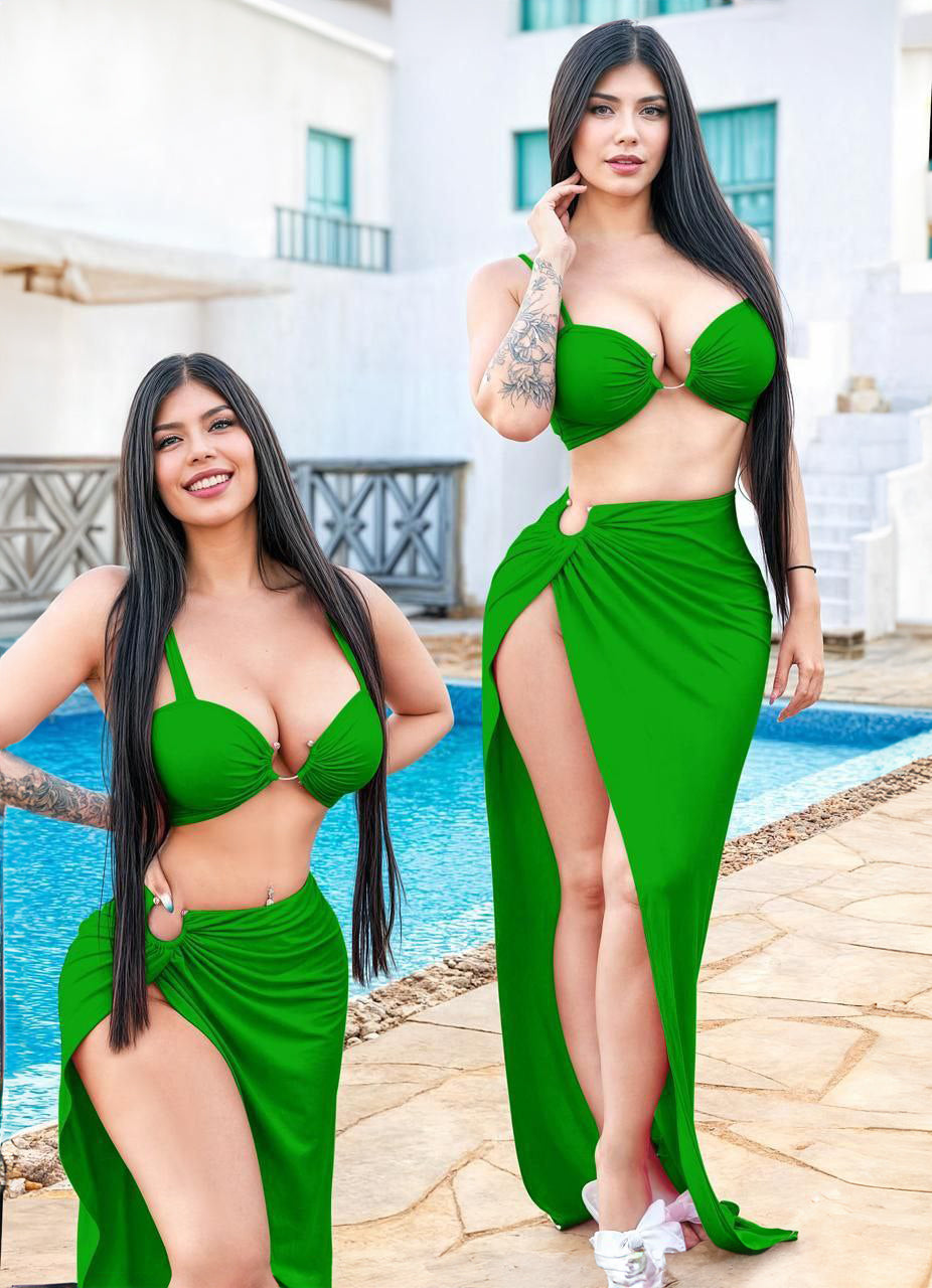 طقم توب مع حلقه اكسسوار مع سكيرت بفتحه من الجانب