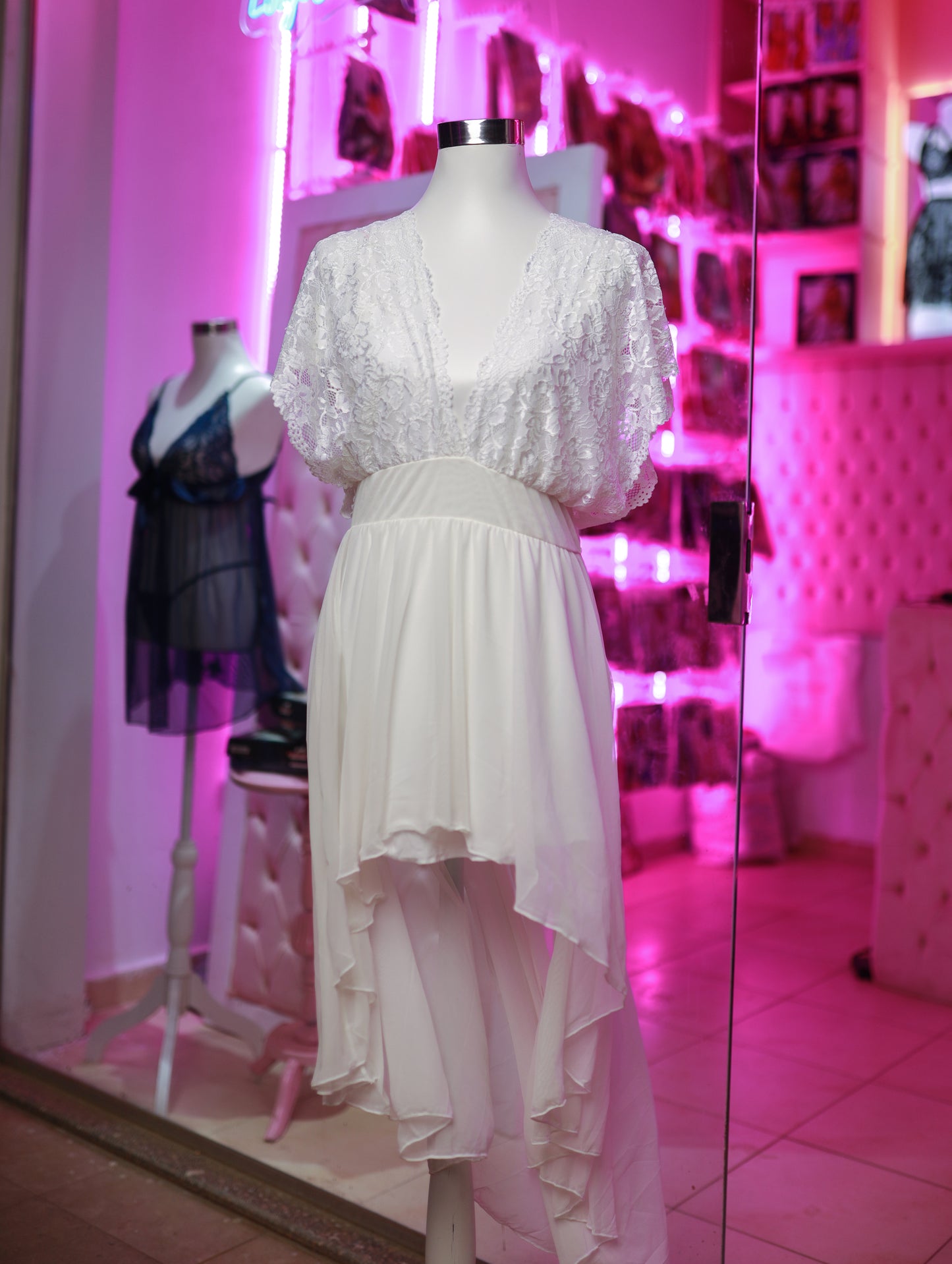 Maxi Dress White ابيض جوبير مع تول