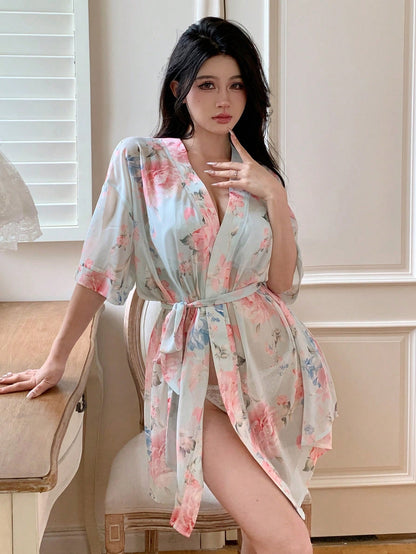 Women Elegant Semi-Transparent Short Sleepwear Robe With Floral Print طقم 3 قطع مع روب شفاف