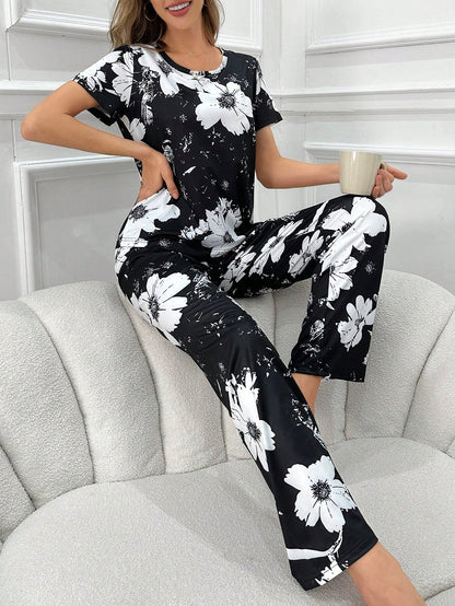 White Pajama Set  Big Flower Prints Short Sleeve Top And Long Pants بيجامه قطن