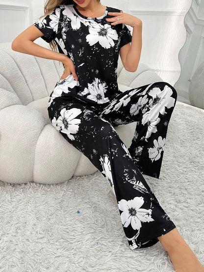 White Pajama Set  Big Flower Prints Short Sleeve Top And Long Pants بيجامه قطن