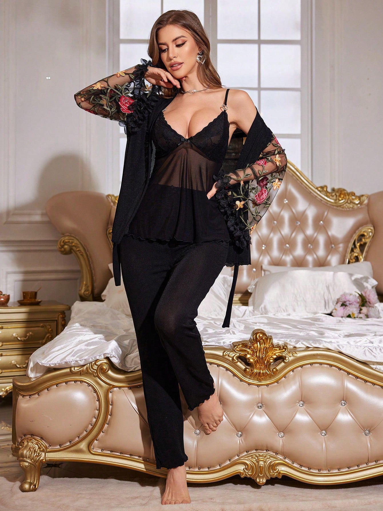 3pcs Lace Patchwork Floral Embroidered Sexy Women Pajamas Set بيجامه زبطه 3 قطع اكمام شيفون مع توب شيفون مع جوبير