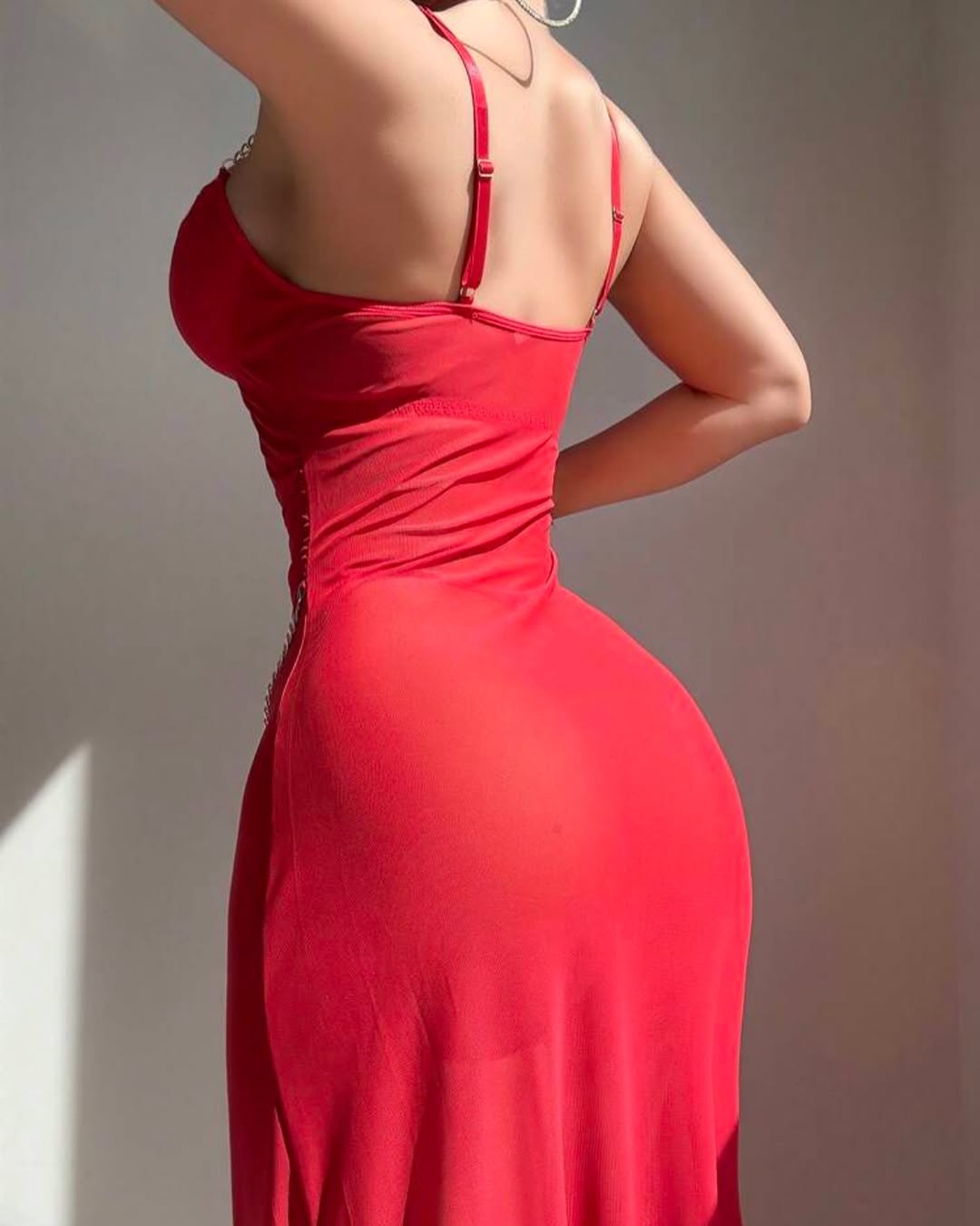 تول طويل مع سلسله من الوسط