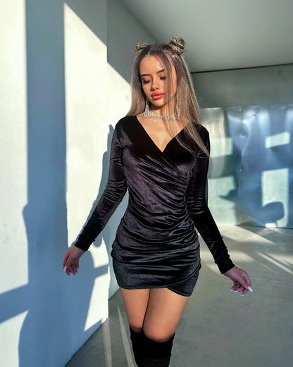 Women's velvet dress فستان قطيفه قصير ب اكمام