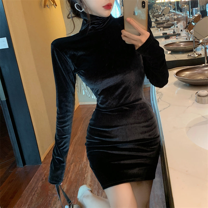 turtleneck black hole back velvet dress  قطيفه اكمام مفتوح من الظهر