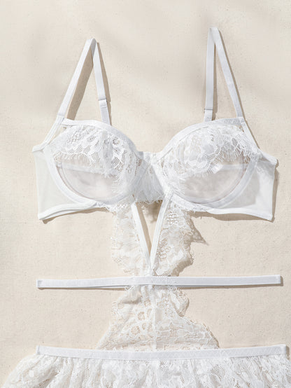 High Quality Lightweight Lace Embroidery Perspective Hollow Out Seduction Underwear Three Piece Set