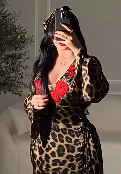 تايجر طويل مشجر من الص