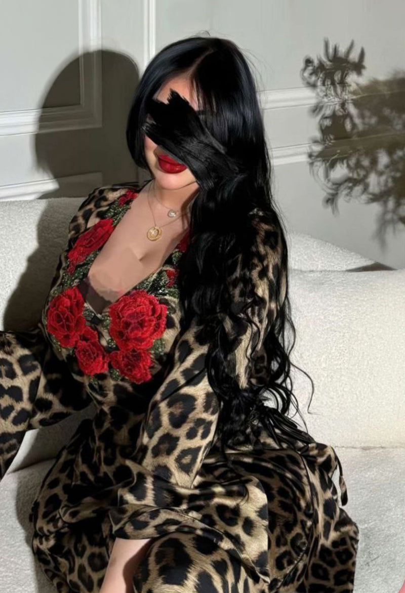 تايجر طويل مشجر من الص