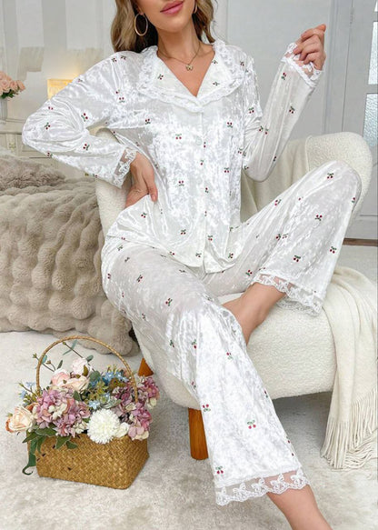 بيجامه شتوي قطيفه ابيض