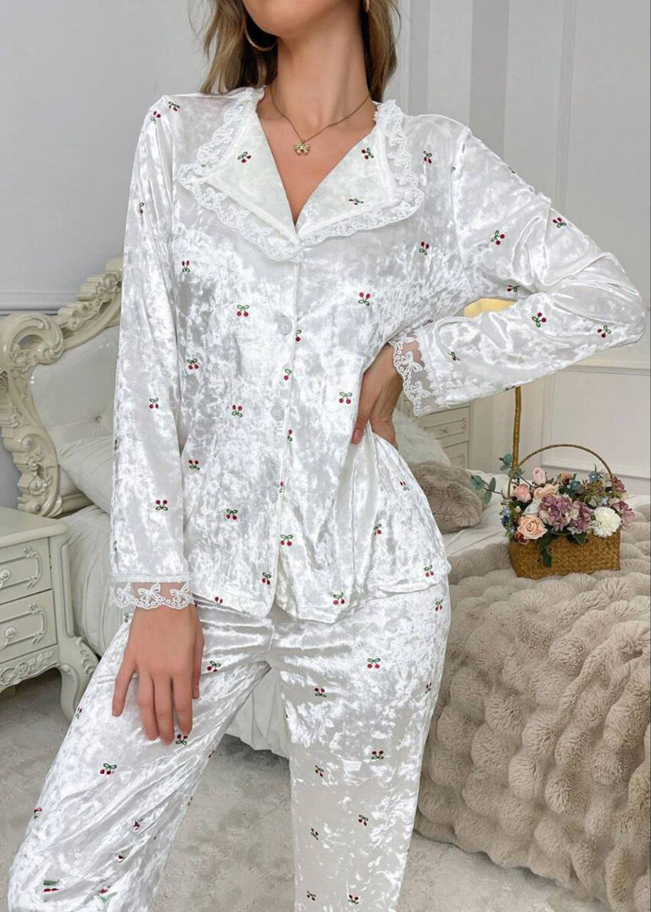 بيجامه شتوي قطيفه ابيض